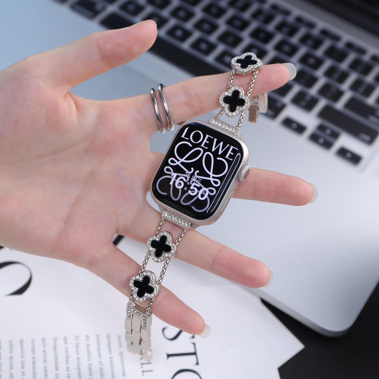 Four - Leaf Clover with Black and White Shells